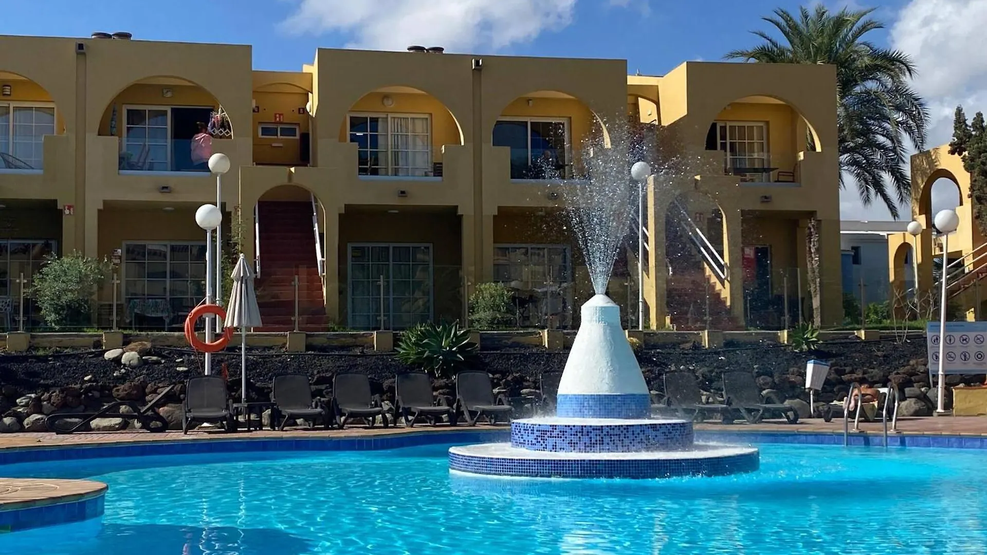 Contactos de Stylish Holiday Home Tisalaya 40 By Pride Properties